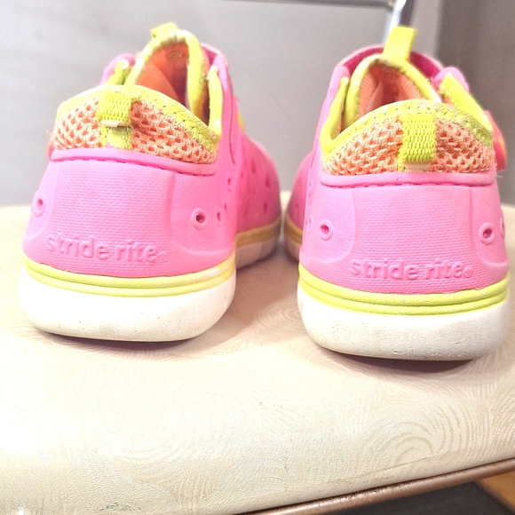 Girl's Pink Water Shoes - Picture 7 of 8
